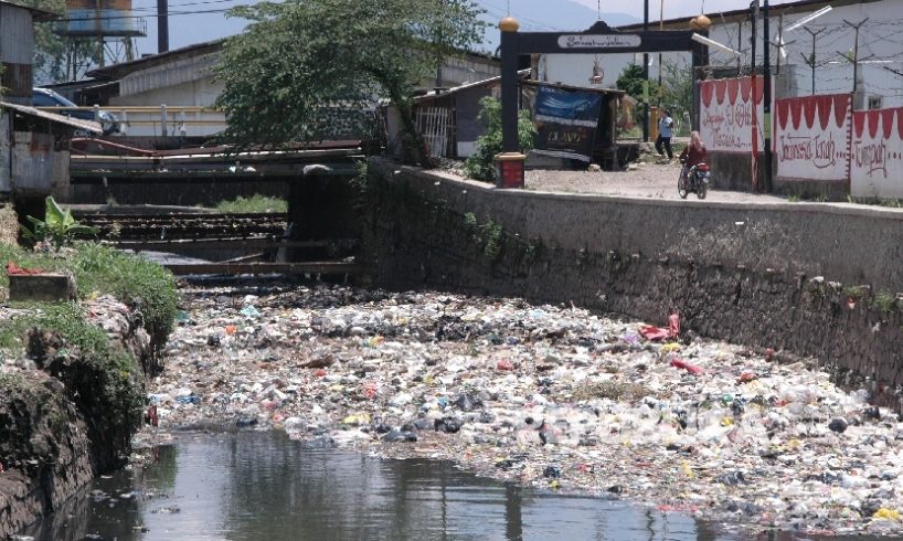 mencegah pembuangan limbah rumah tangga ke sungai